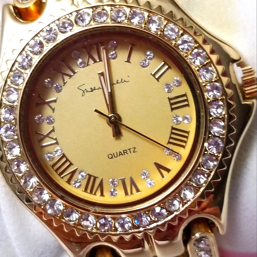 Womens Quartz Watch - Picture 4 of 10